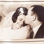 ancienne photo de marié durant leur mariage