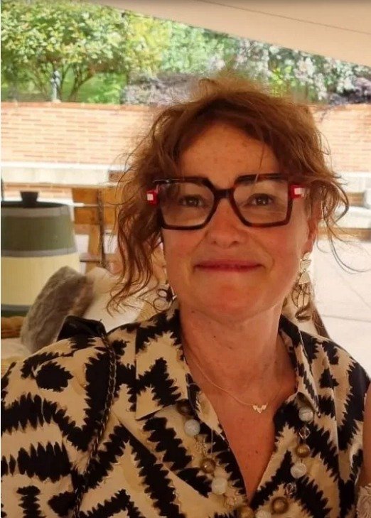 Emmanuelle, gérante de Elle et Manue officiante laïque